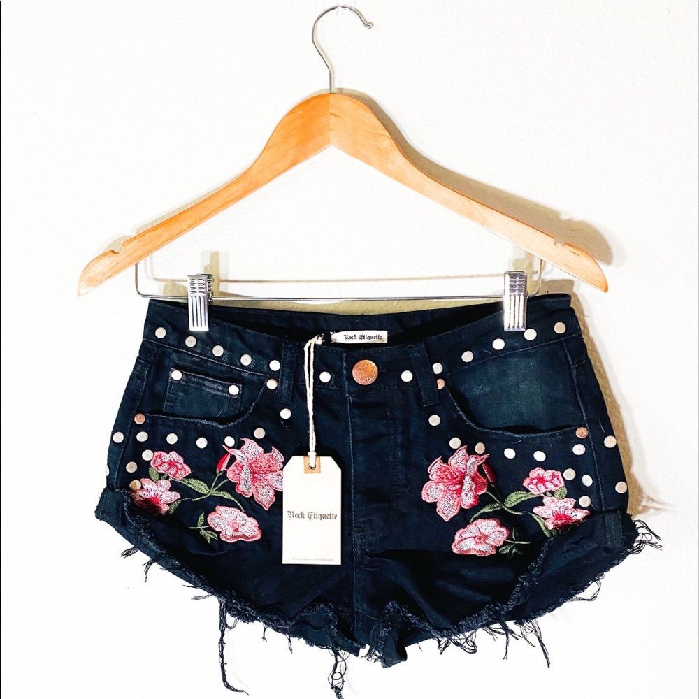 Black Rose Denim shorts 🌹
